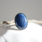 Bague "Contrôle" Ovale en Lapis Lazuli (réglable) - lespierresdubienetre